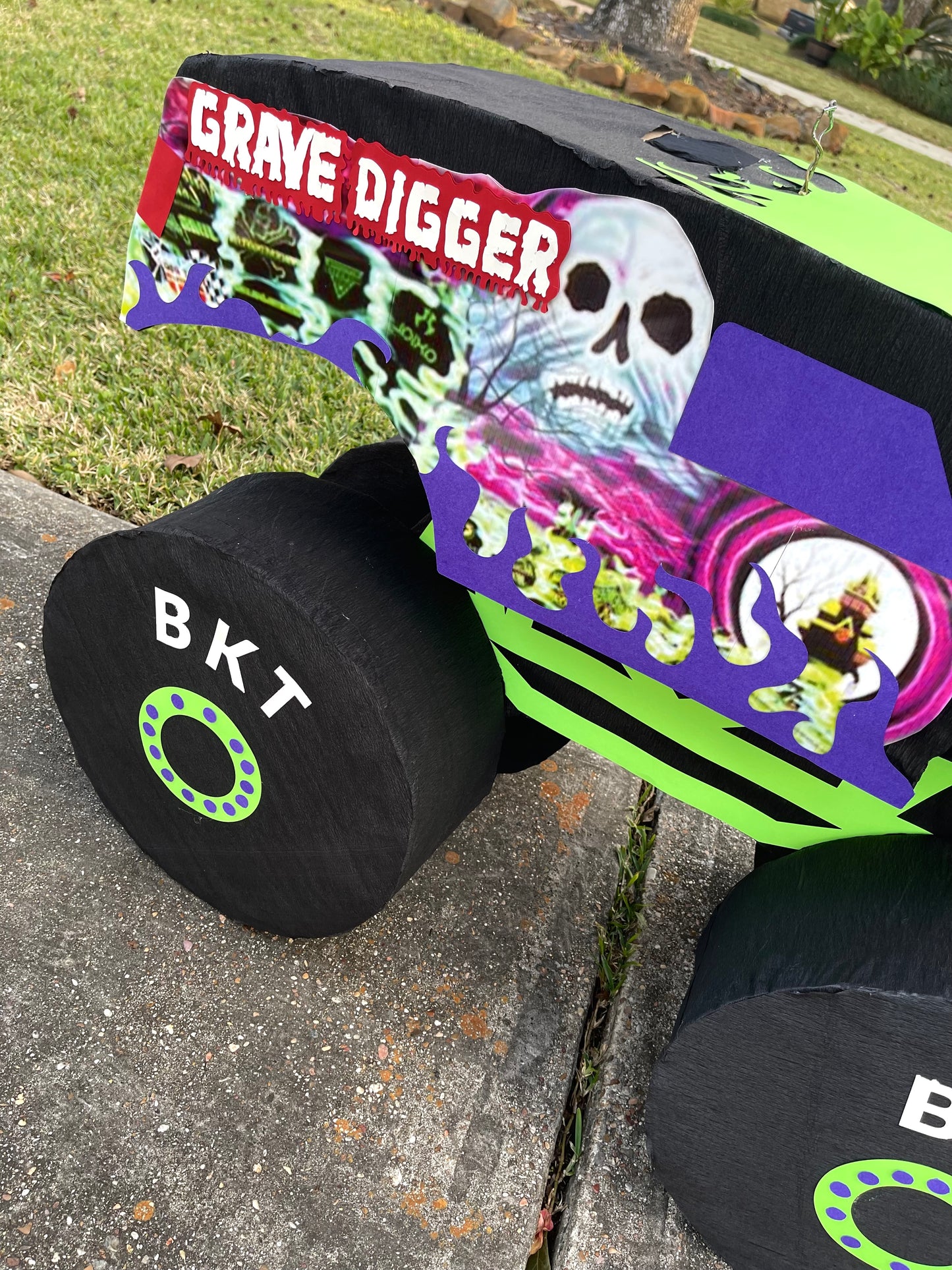 Grave Digger Monster Truck Piñata