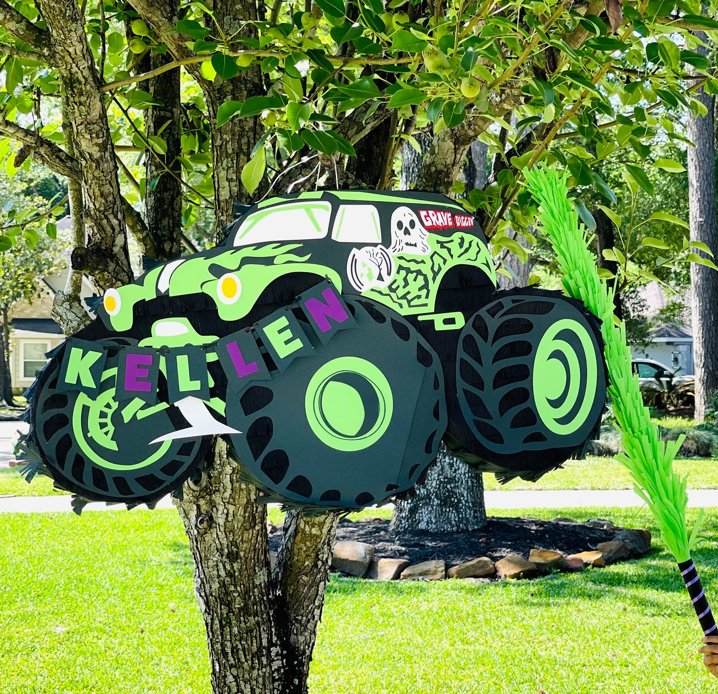 2D Grave Digger Monster Truck Piñata
